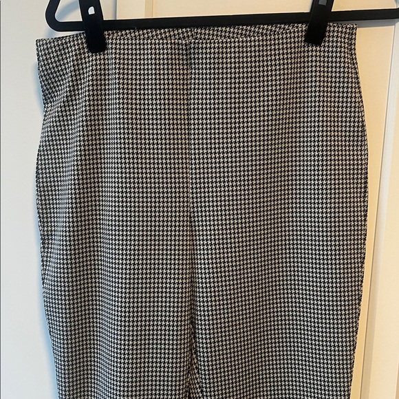 H&M Flared Houndstooth Pull On Pant - Picture 1 of 4